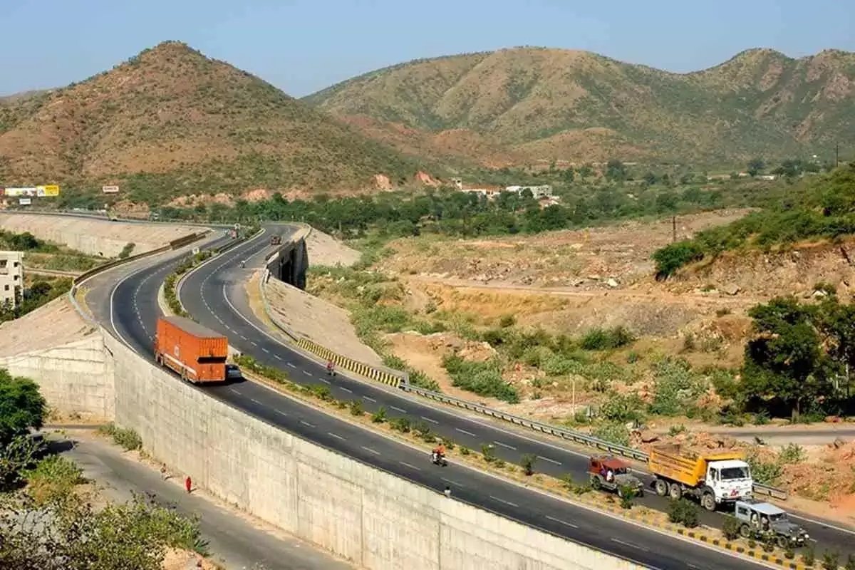 Delhi To Mumbai In Just 13 Hours India To Have World's Largest Expressway By March 2022